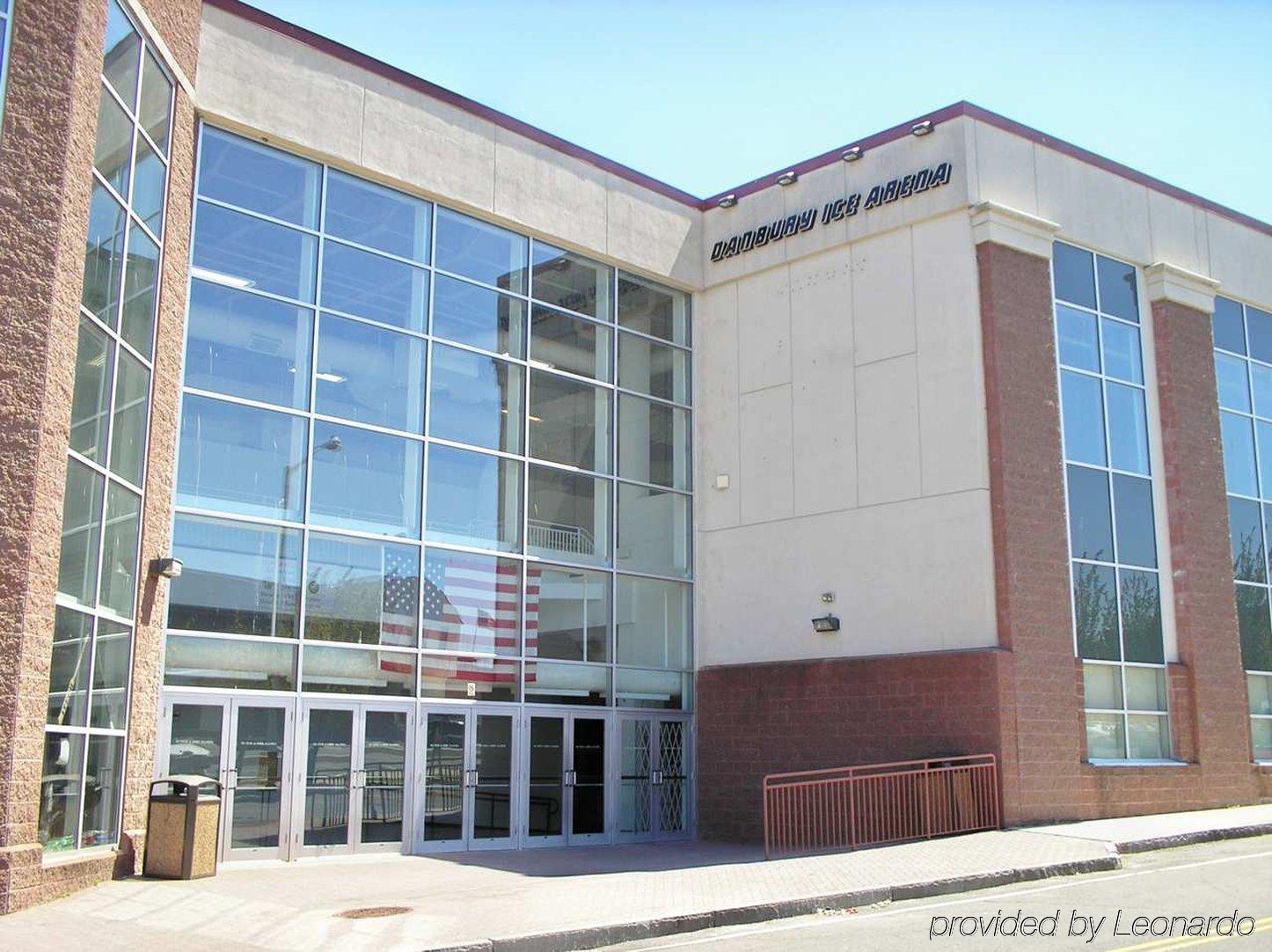 Hilton Garden Inn Danbury Exterior photo